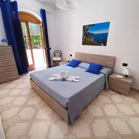 Achille Apartment *